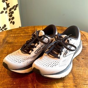 Brooks Glycerin CTS Size 9